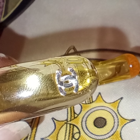 Chanel Resin Cuff Bracelet w/ Purple Camellia Flower - 100% Authentic - Picture 3 of 7